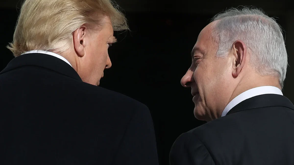 Donald Trump dan Benjamin Netanyahu (Foto Mark Wilson / Getty)