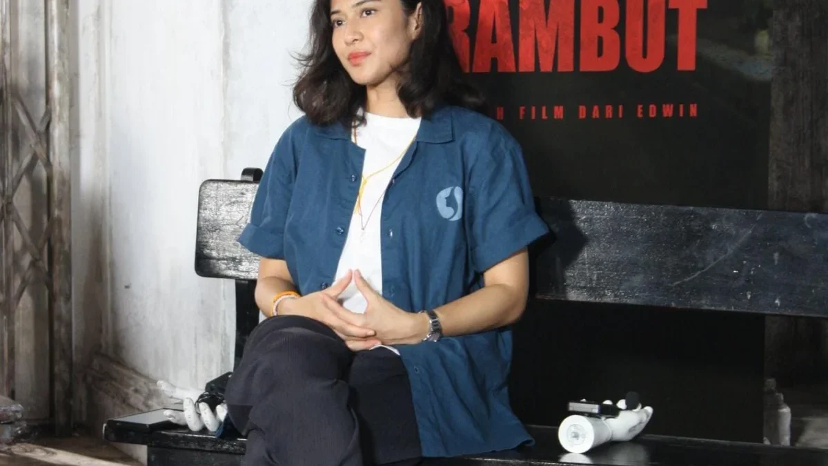 Dian Sastrowardoyo sebagai eksekutif produser film horor fantasi (Foto: X).