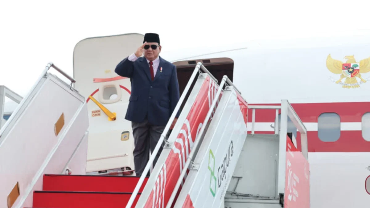 Presiden RI Prabowo Subianto pada Jumat (8/11/2024) berangkat dari Halim Perdanakusumah Jakarta dalam lawatan