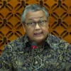 Gubernur Bank Indonesia, Perry Warjiyo saat memberikan Pengumuman Hasil Rapat Dewan Gubernur Bulanan Bulan Des