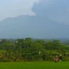 Gunung Raung kembali mengalami erupsi pada Selasa, 24 Desember 2024 (Foto : istimewa)