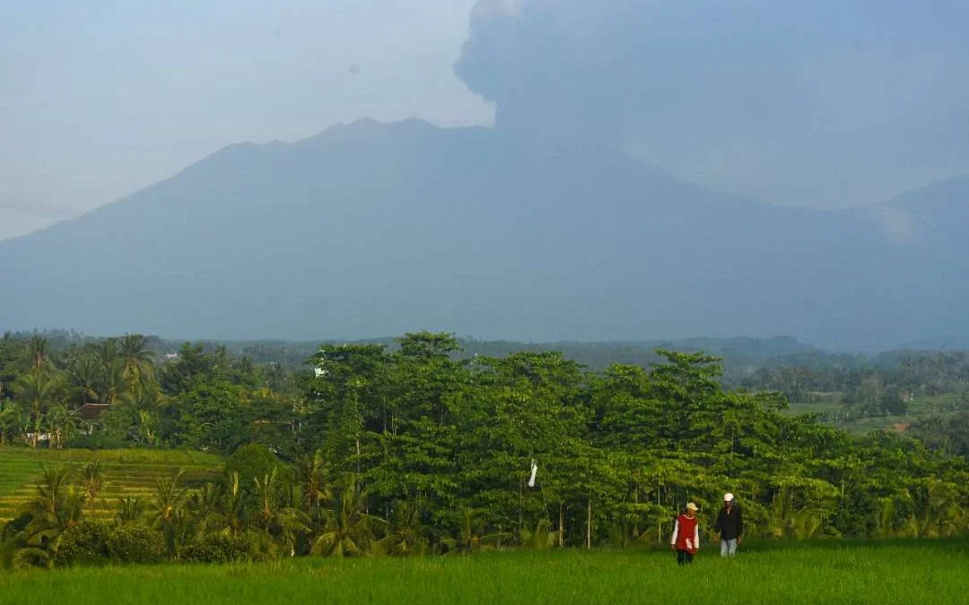 Gunung Raung kembali mengalami erupsi pada Selasa, 24 Desember 2024 (Foto : istimewa)