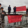 Kementerian Kelautan dan Perikanan (KKP) menghentikan kegiatan pemagaran laut tanpa izin di Tangerang, Banten