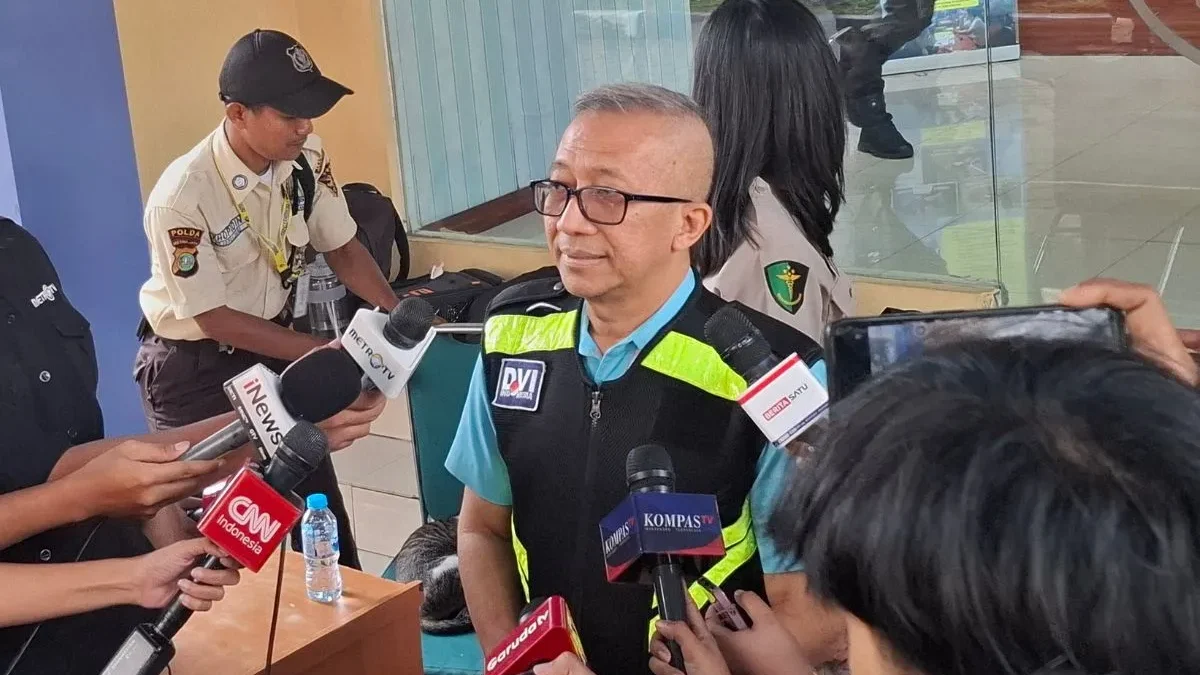 Kabid Yandokpol RS Polri Kramat Jati,Kombes Hery Wijatmoko memberikan perkembangan korban kebakaran Glodok Pl