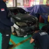 Mobil milik Brigjen TNI (Purn) Hendrawan Ostevan saat diperiksa oleh Resmob Ditreskrimum Polda Metro Jaya, Sel