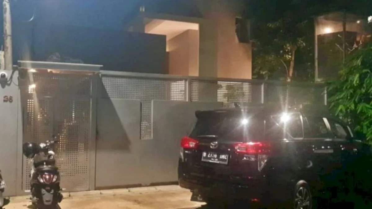 Rumah Djan Faridz yang berada di Jalan Borobudur nomor 26, Menteng, Jakarta Pusat digeledah KPK, Rabu malam, 2