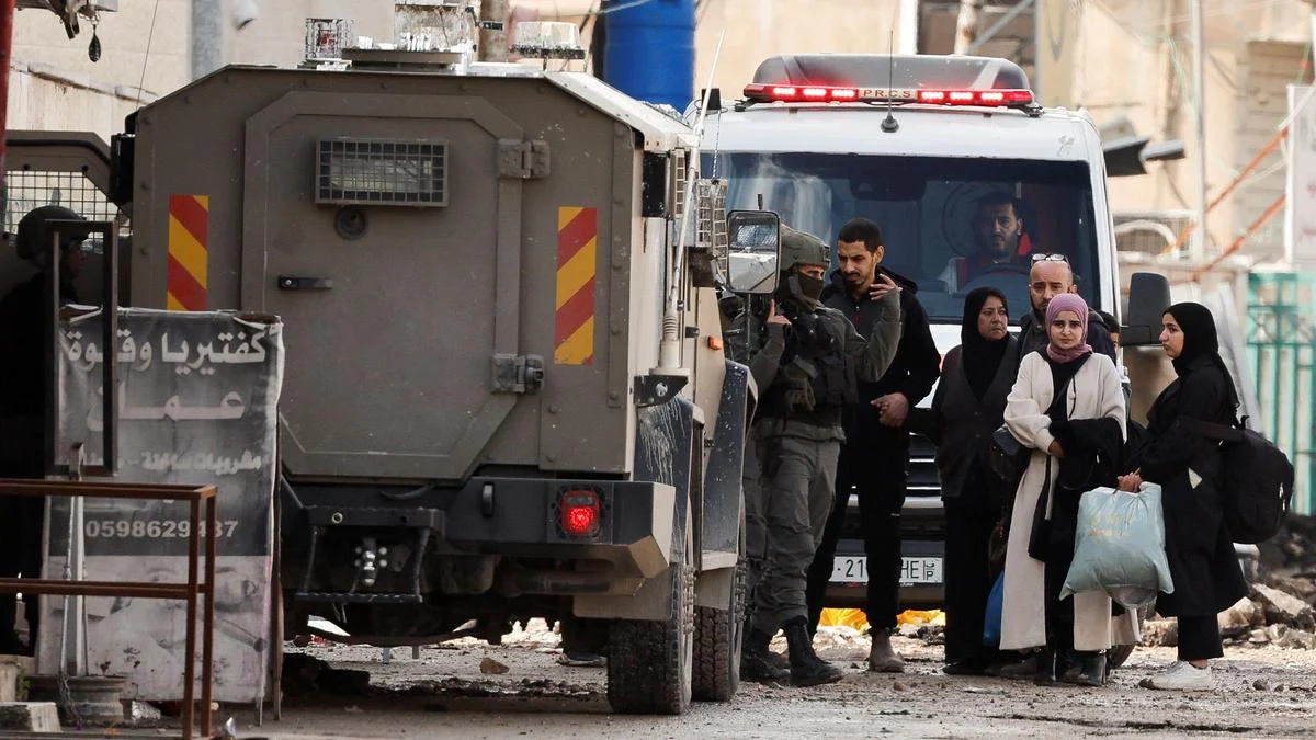 Warga Palestina di kamp Jenin Tepi Barat yang diduduki Israel, pada 23 Januari 2025. | Kredit Foto: Reuters