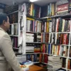 Presiden Prabowo Subianto menyempatkan diri untuk singgah di toko buku langganannya di sela kunjungan kenegara