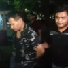 Pelaku mutilasi saat digiring ke Polda Jawa Timur. Foto: Dok. Istimewa