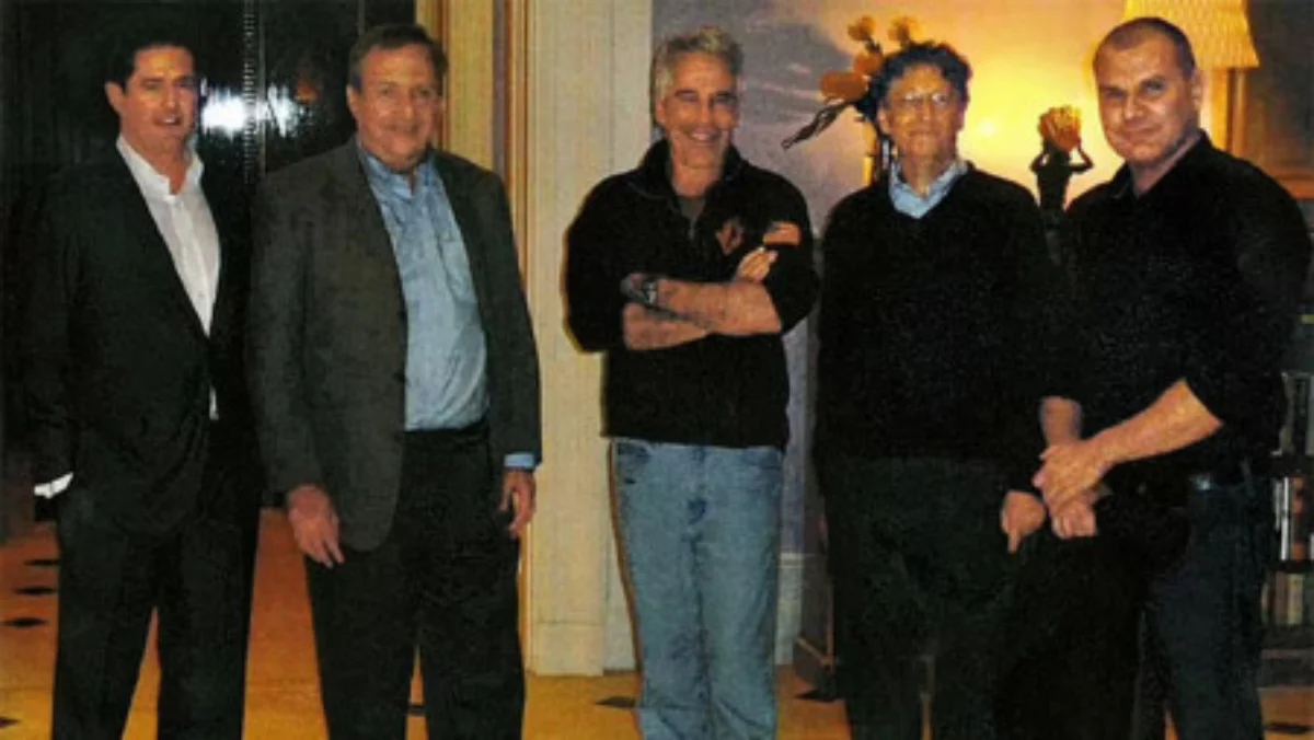 Bill Gates terlihat bersama Jeffrey Epstein di foto tahun 2011. Foto melalui NY Post