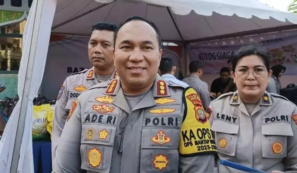 Kapolres Metro Jakarta Selatan Kombes Pol Ade Rahmat Idnal mengungkapkan kasus dugaan pembunuhan dan pemerkosa