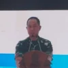 Panglima TNI Jenderal TNI Agus Subiyanto saat memberi pengarahan dalam rapim TNI di Mabes TNI, Cilangkap, Jaka