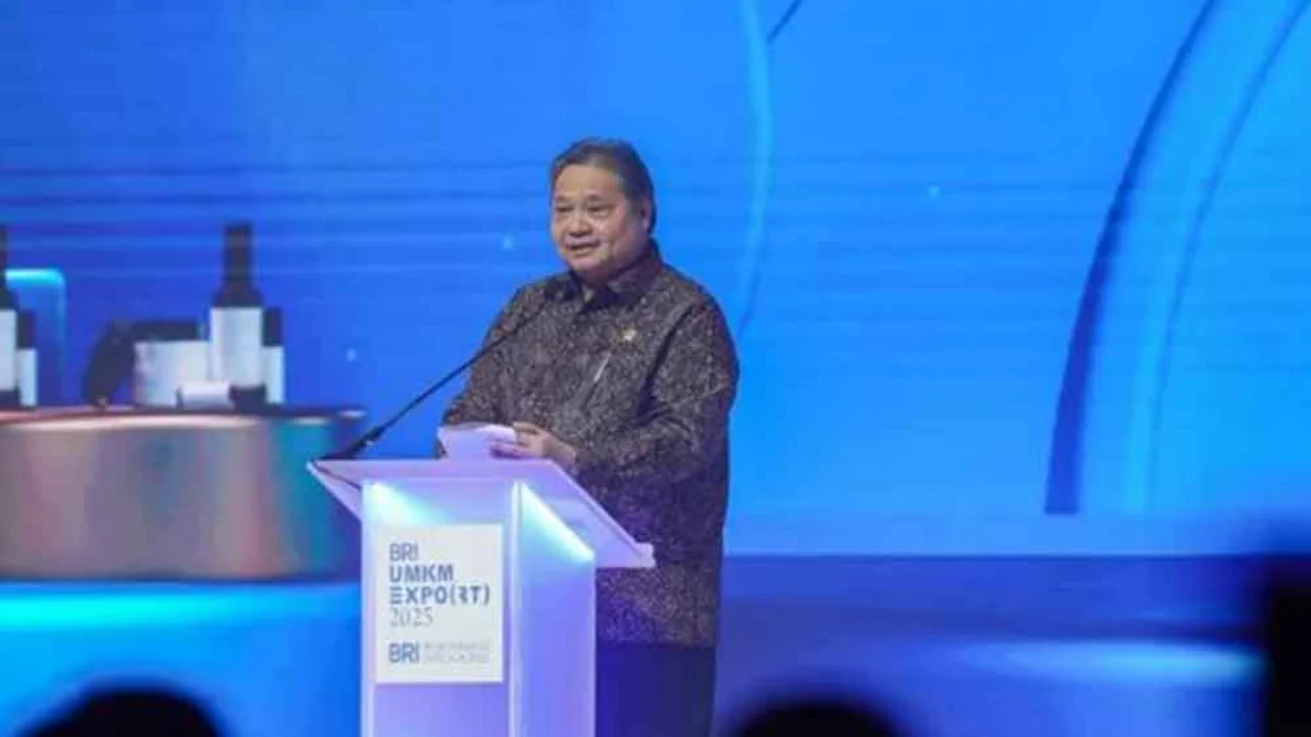 Menteri Koordinator Bidang Perekonomian Airlangga Hartarto dalam BRI Microfinance Outlook 2025 di Tangerang, K