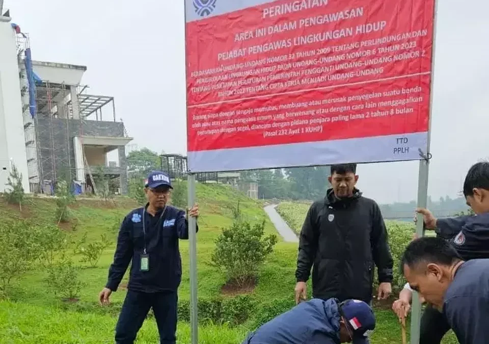 Kementerian Lingkungan Hidup menyegel dan menghentikan kegiatan pembangunan Kawasan Ekonomi Khusus (KEK) Lido