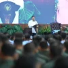 Presiden Prabowo Subianto di Depan para komandan satuan dari tiga matra TNI. [Foto : Biro Pers Sekretariat Pre