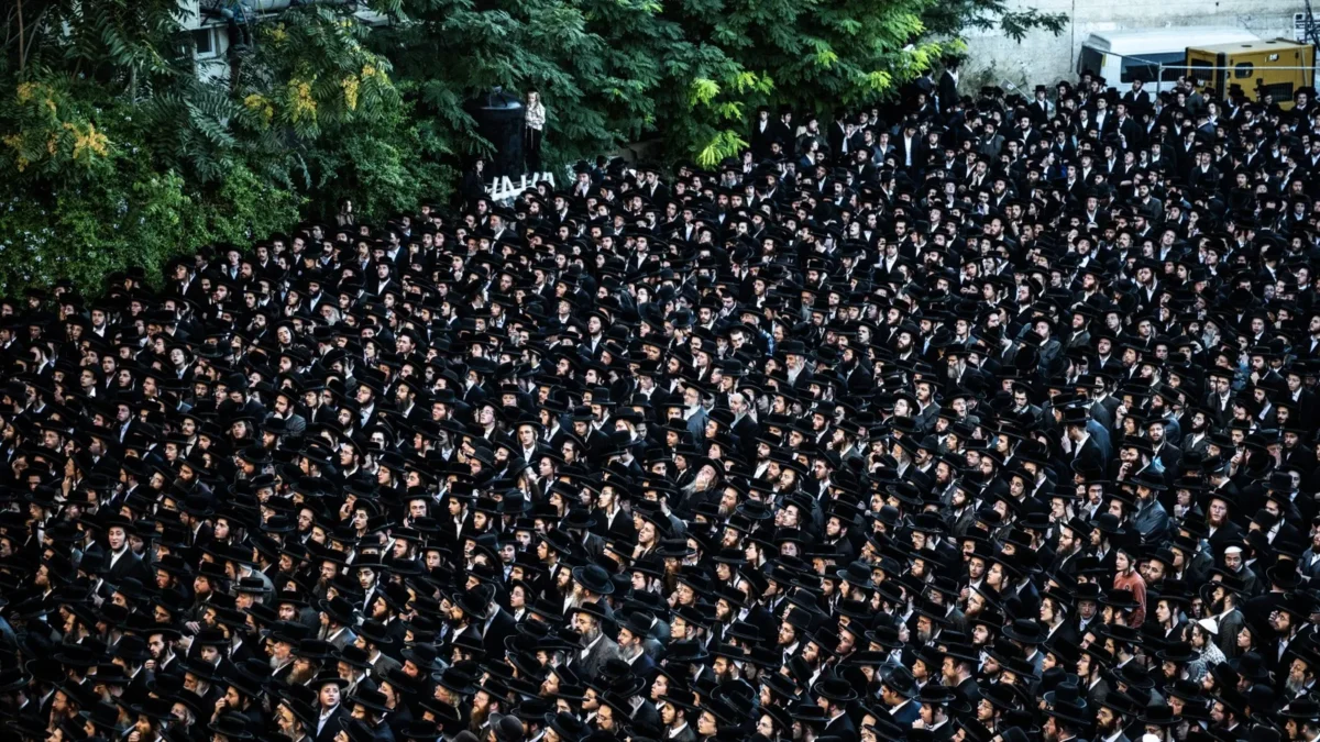 Haredim termasuk dalam salah satu dari empat suku Israel modern, bersama dengan kaum nasionalis sekuler, rel