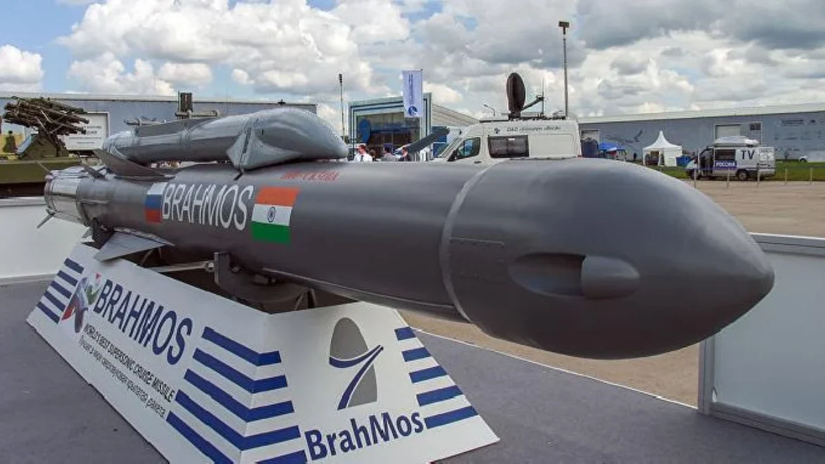 Rudal Brahmos merupakan rudal supersonik dengan jarak jangkau menengah buatan militer India dan Rusia. Sputnik