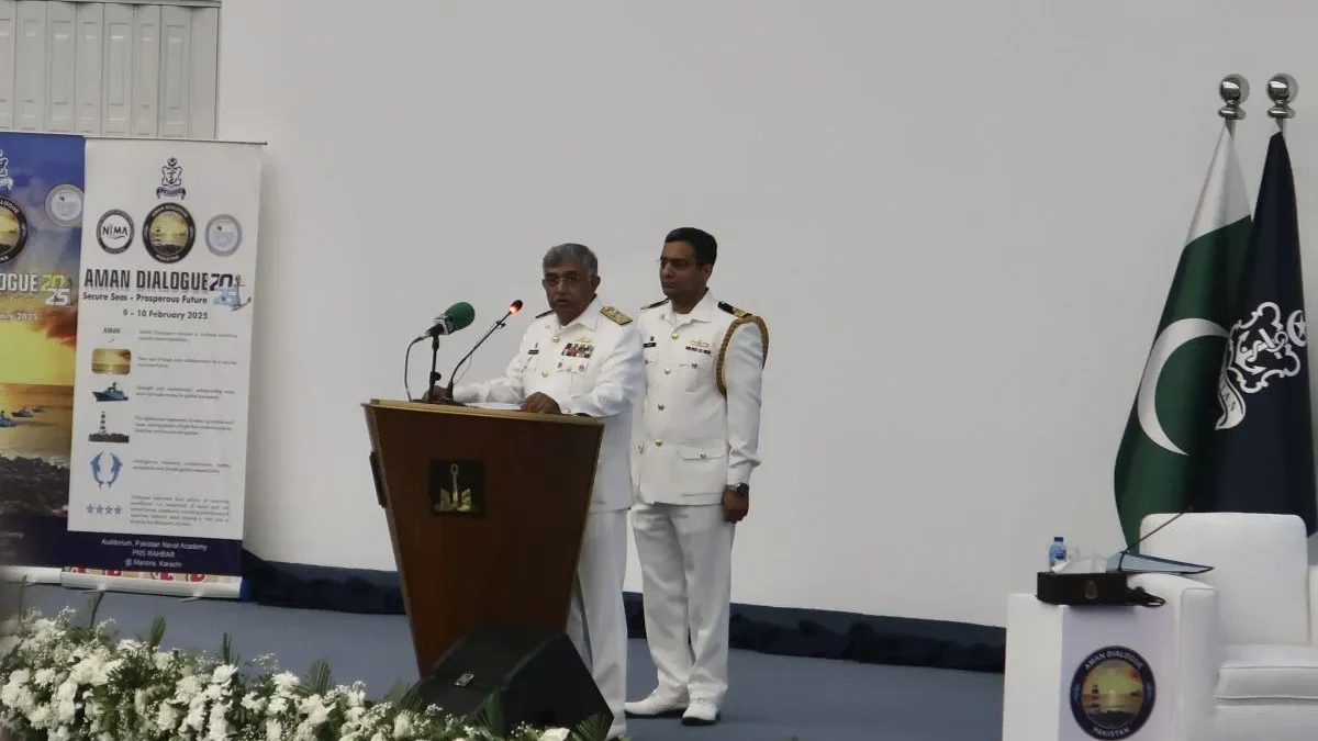 Kepala Staf Angkatan Laut Pakistan Laksamana Naveed Ashraf memberikan sambutan dalam pertemuan AMAN Dialogue 2