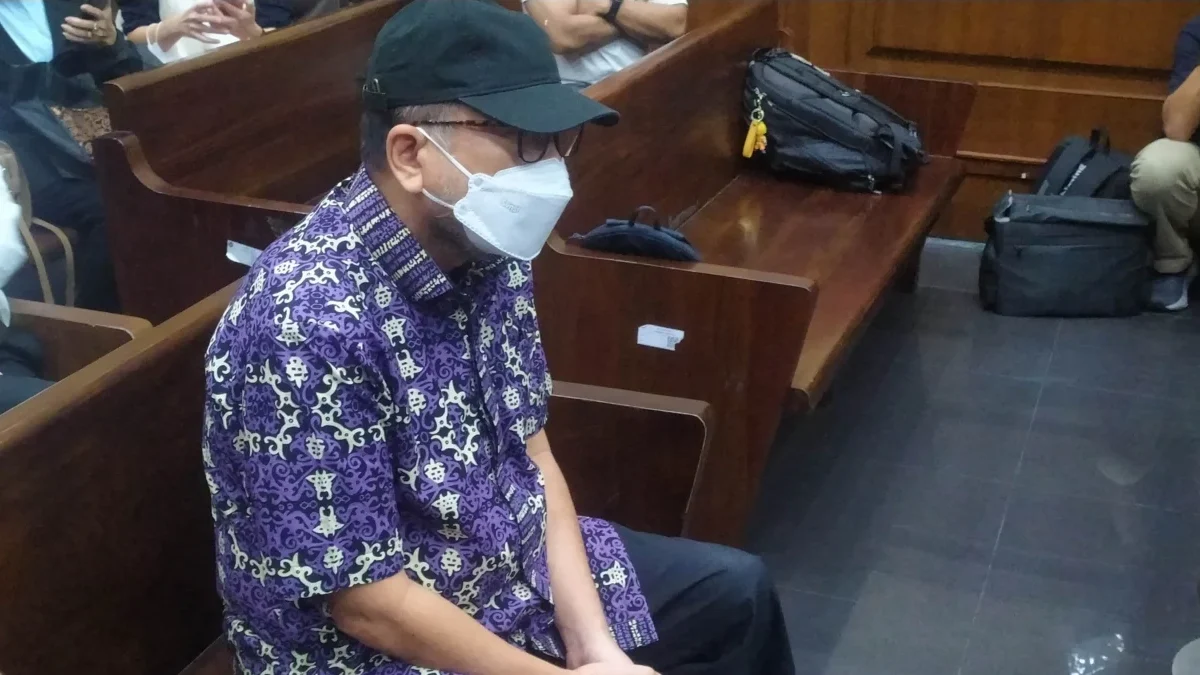 Mantan Pejabat MA Zarof Ricar menunggu sidang dugaan suap dan gratifikasi hakim kasasi, di Pengadilan Tipikor