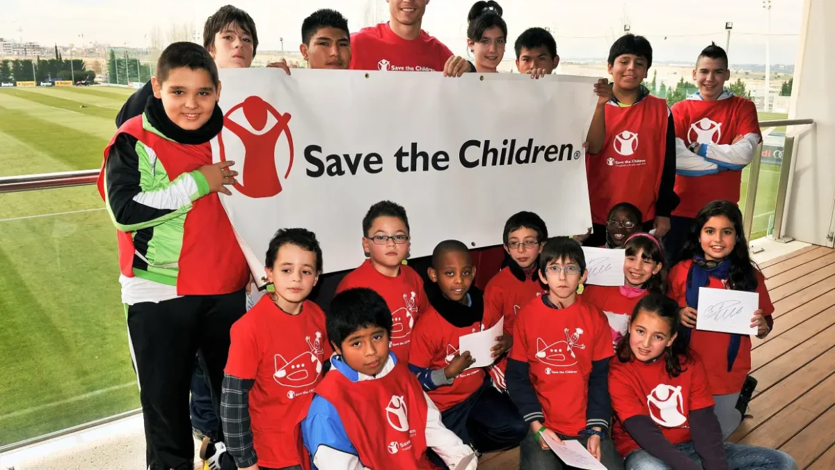 Pada Januari 2012, Ronaldo dinobatkan sebagai Duta untuk Save the Children, sebuah lembaga independen yang ber