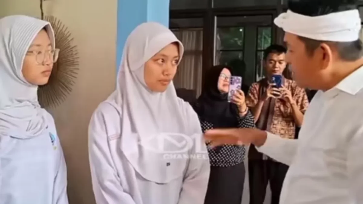 Hanifah siswi SMAN 7 Cirebon bertemu dengan Gubernur terpilih Dedy Mulyadi menceritakan praktek pungli dana PI