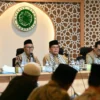 Ketua MUI bidang Hubungan Luar Negeri dan Kerja Sama Internasional (HLNKI) Sudarnoto Abdul Hakim (kiri).