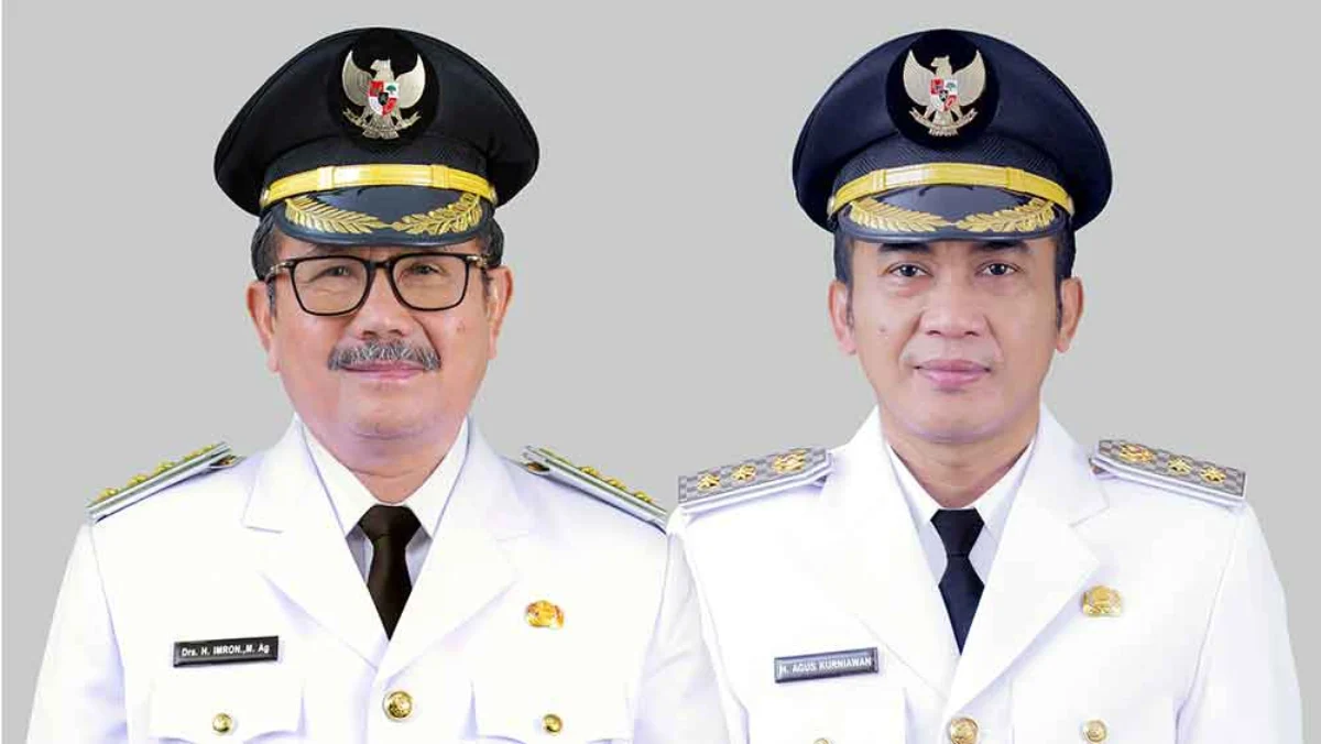 Bupati dan Wakil Bupati Cirebon, Drs H Imron MAg dan H Agus Kurniawan Budiman.*