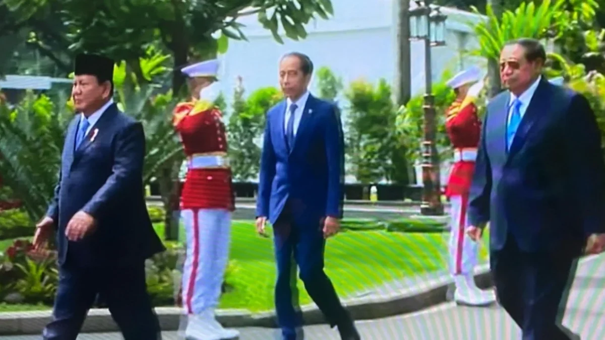 Presiden Prabowo, Jokowi dan Susilo Bambang Yudhoyono hadir pada acara peluncuran Danantara di Istana Merdeka,