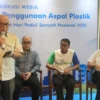 Direktorat Pengelolaan Sampah, Kementerian Lingkungan Hidup dan Kehutanan (KLHK), Ujang Solihin Sidik (kanan),