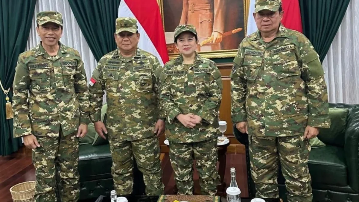 Presiden Prabowo Subianto (dua kiri) bersama Ketua DPR RI Puan Maharani (dua kanan), Presiden Ke-6 Susilo Bamb