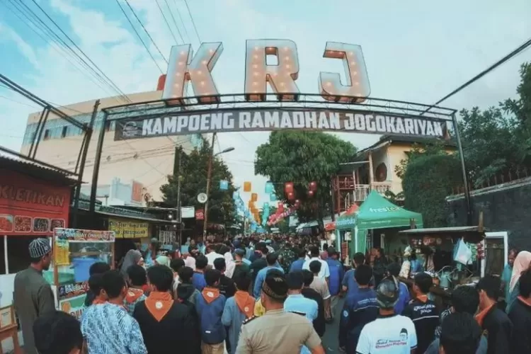 Kampung Jogokariyan berada di Kelurahan Mantrijeron, Kecamatan Mantrijeron, Yogyakarta, telah dilangsungkan se