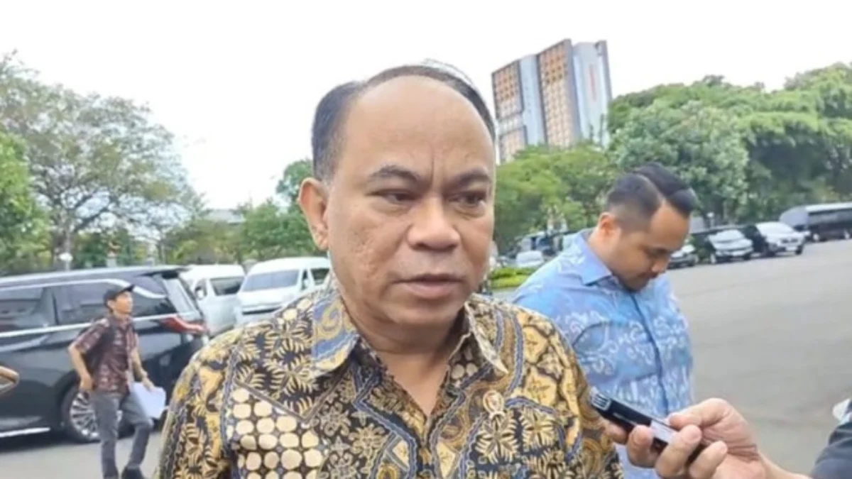 Menteri Koperasi dan UKM Budi Arie Setiadi memenuhi panggilan Presiden Prabowo Subianto di Istana Kepresidenan