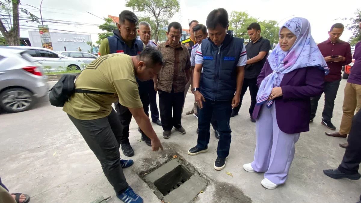 Walikota Cirebon Effendi Edo dan Wakil Walikota Cirebon Siti Farida bersama perangkat daerah terkait sidak ke