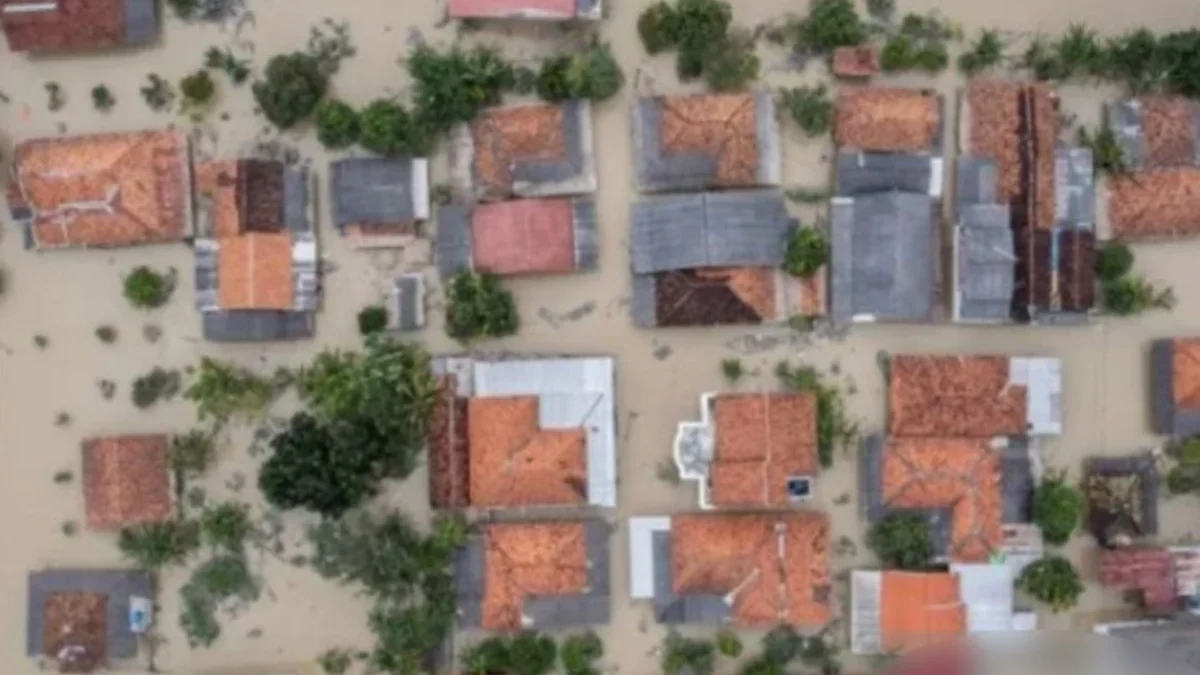 Foto udara banjir di Desa Karangligar, Karawang. Foto: ANTARA