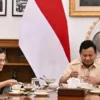 Menteri Keuangan Sri Mulyani rapat dan buka bersama Presiden Prabowo Subianto di Istana Kepresidenan Jakarta,