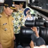 Wali Kota Cirebon, Effendi Edo melakukan peninjauan langsung kendaraan angkutan umum penumpang di Terminal Tip