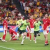 Para pemain Timnas Australia merayakan gol ke gawang Timnas Indonesia dalam laga lanjutan Kualifikasi Piala Du