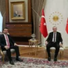 Presiden Turki Recep Tayyip Erdogan dan Wali Kota Istanbul Ekrem Imamoglu di kompleks kepresidenan di Ankara,