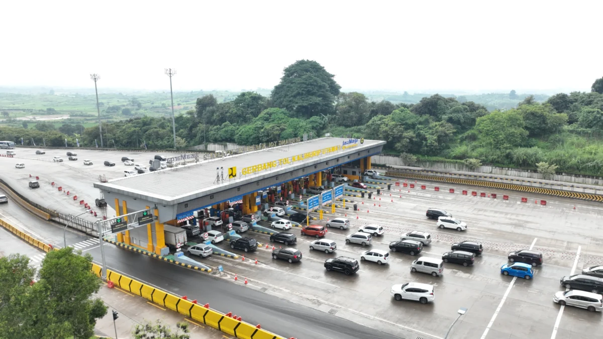 Suasana kendaraan pemudik melintas di GT Kalihurip Utara 1 (Foto: Jasa Marga)