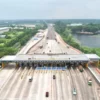 Suasana arus lalu lintas di Gerbang Tol Cikampek Utama. (Dok: Jasa Marga)