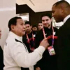 Presiden Prabowo Subianto mendatangi langsung para pemain Tim Nasional (Timnas) Indonesia untuk memberikan sem