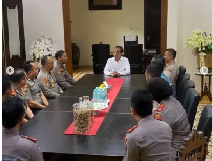 Peserta Serdik Sespimmen Polri Pendidikan Reguler ke-65 bertamu ke rumah Jokowi di Kelurahan Sumber, Banjarsar