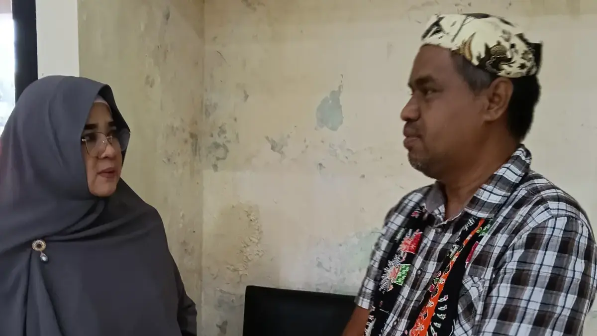 Ketua Kagama Cirebon Heru Subagia bersama Aktivis TPUA Advokat Kurnia Tri Royani saat acara di Gedung Juang 45