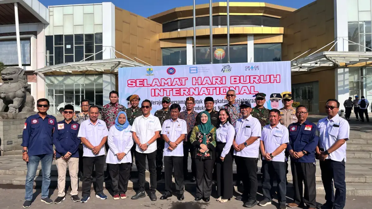 WALI Kota Cirebon, Effendi Edo memimpin Apel Peringatan Hari Buruh Internasional (May Day) Tingkat Kota Cirebo