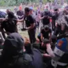 Polda Metro Jaya mengamankan 13 orang diduga anarko yang diduga menyusup di aksi demo May Day 2025 di depan DP