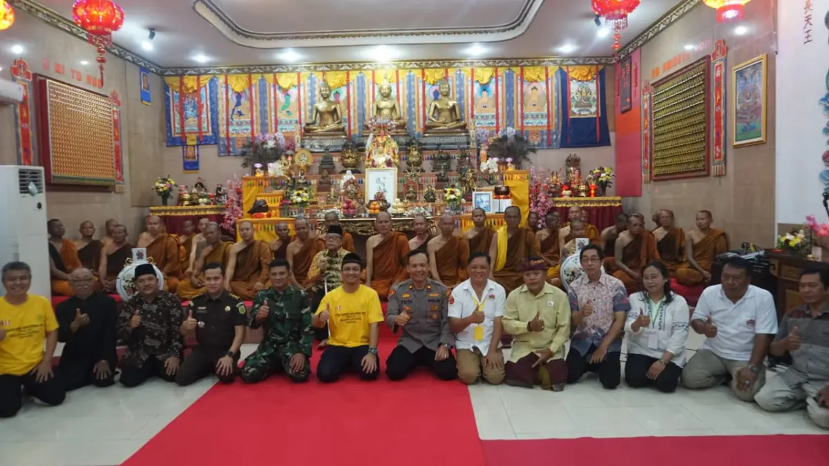 36 Biksu dan Bhante Thudong dari beberapa Negara (Thailand, Malaysia, Kamboja dan Amerika) sampai di Kota Peka