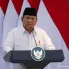 Presiden RI Prabowo Subianto dalam Sidang Kabinet Paripurna yang dilaksanakan di Istana Kepresidenan Jakarta,