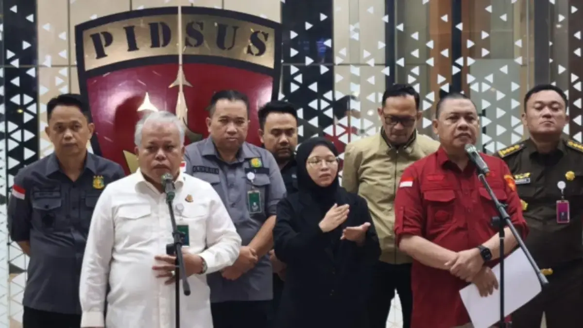 Kepala Pusat Penerangan dan Hukum (Kapuspenkum) Kejaksaan Agung (Kejagung) Harli Siregar dan Direktur Penyidik
