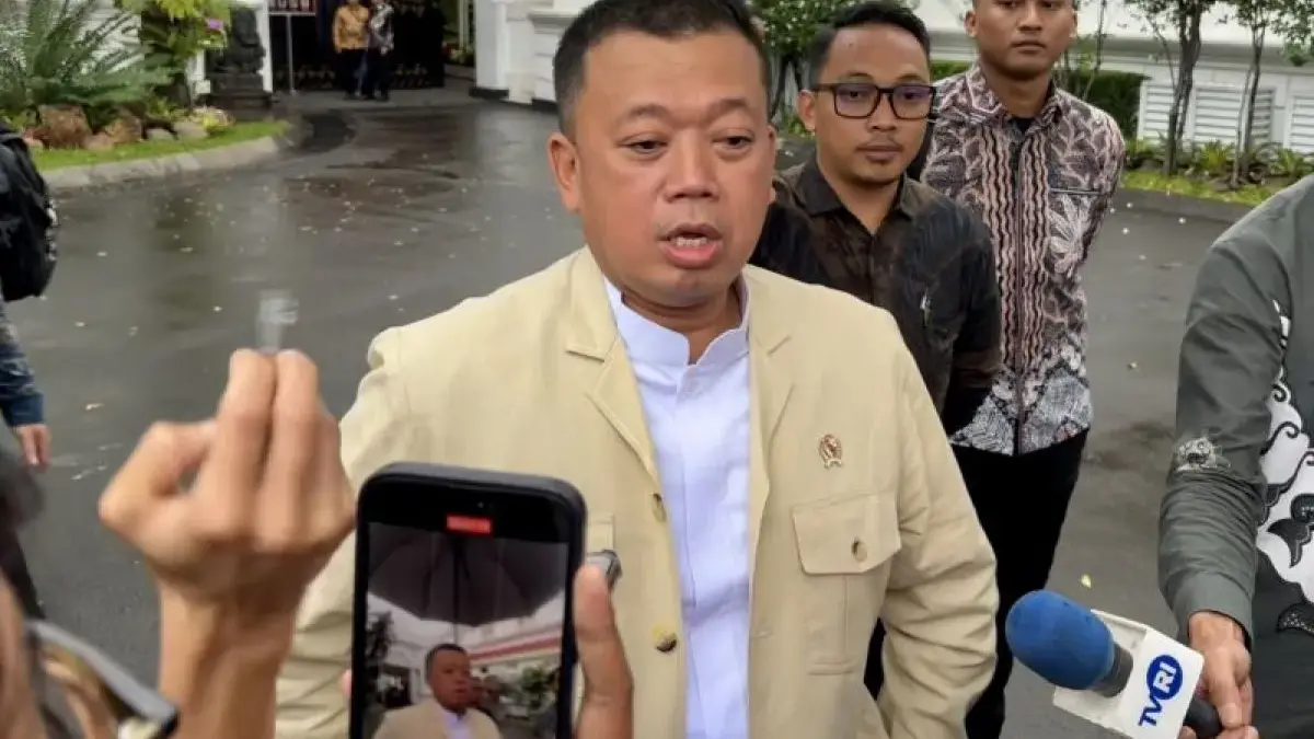 Menteri ATR/Kepala BPN Nusron Wahid menjawab pertanyaan wartawan saat dia ditemui di Istana Kepresidenan, Jaka