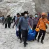 13 korban longsor Gunung Kuda meninggal dunia kini berada di RSUD Arjawinangun Kabupaten Cirebon telah berhas